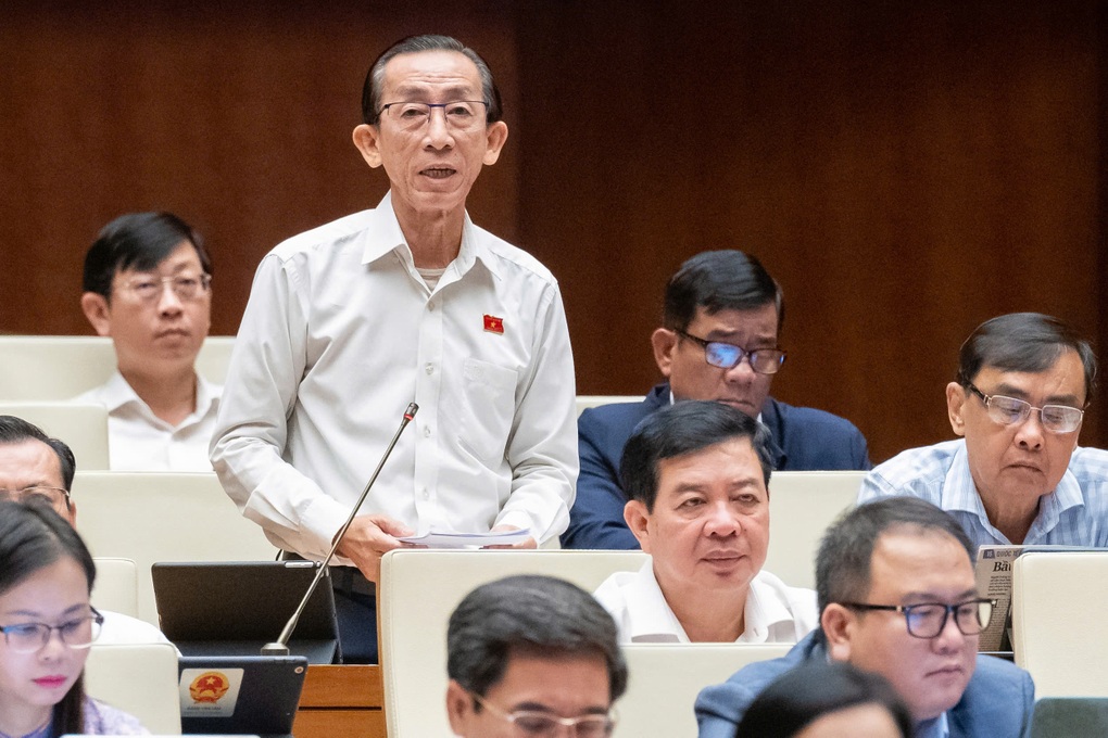Không tăng lương công chức, nhưng phải tăng lương hưu, trợ cấp năm 2025 - 1 Không tăng lương công chức, nhưng phải tăng lương hưu, trợ cấp năm 2025 - 1