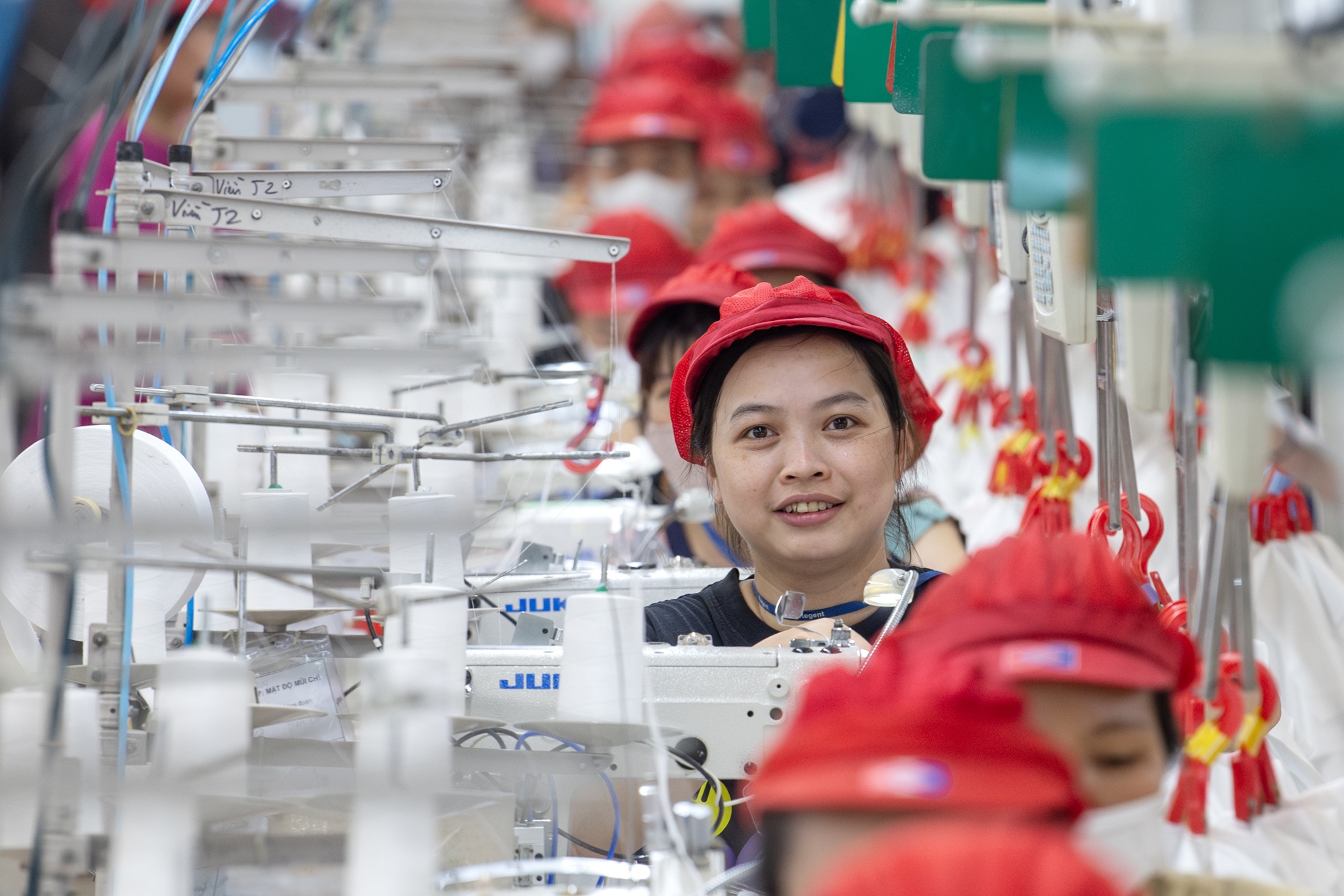 Mở rộng phao cứu sinh cho người lao động - 1 Mở rộng phao cứu sinh cho người lao động - 1
