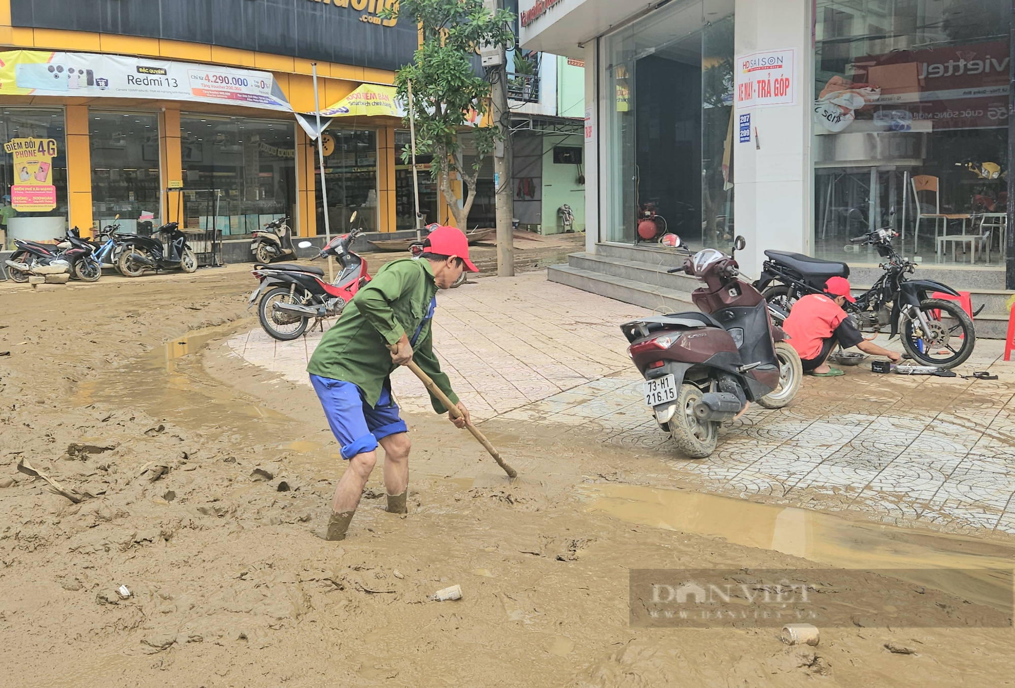 Người dân vùng lũ Quảng Bình không buồn dọn nhà vì lo đợt mưa lớn sắp tới- Ảnh 1. Người dân vùng lũ Quảng Bình không buồn dọn nhà vì lo đợt mưa lớn sắp tới- Ảnh 1.