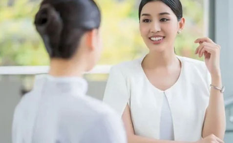Nhìn cách trả lời khi được khen là biết người đó EQ thấp hay cao- Ảnh 1. Nhìn cách trả lời khi được khen là biết người đó EQ thấp hay cao- Ảnh 1.