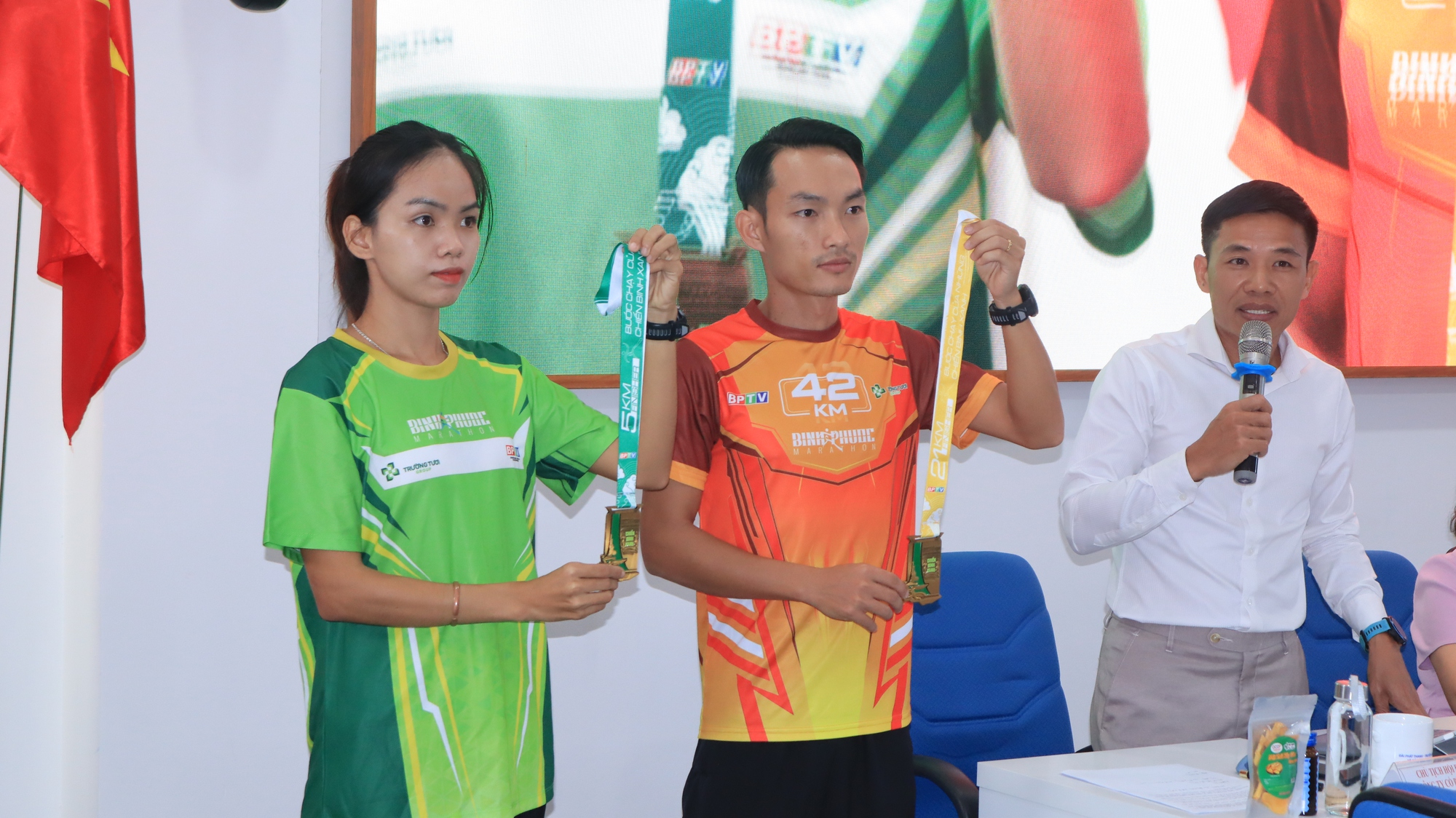 Giải Bình Phước marathon – Trường Tươi Group lần II: 'Những bước chạy của chiến binh xanh'- Ảnh 1. Giải Bình Phước marathon – Trường Tươi Group lần II: 'Những bước chạy của chiến binh xanh'- Ảnh 1.