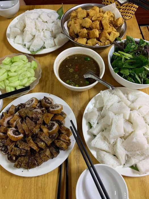 Những quán lòng lợn ngon nức tiếng quận Ba Đình, Hà Nội- Ảnh 1. Những quán lòng lợn ngon nức tiếng quận Ba Đình, Hà Nội- Ảnh 1.