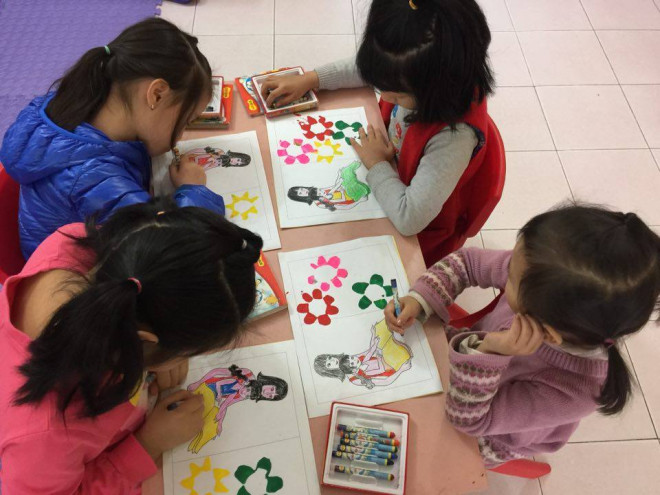 Những tri ân "khác biệt" của phụ huynh nhân Ngày 20/11- Ảnh 1. Những tri ân "khác biệt" của phụ huynh nhân Ngày 20/11- Ảnh 1.