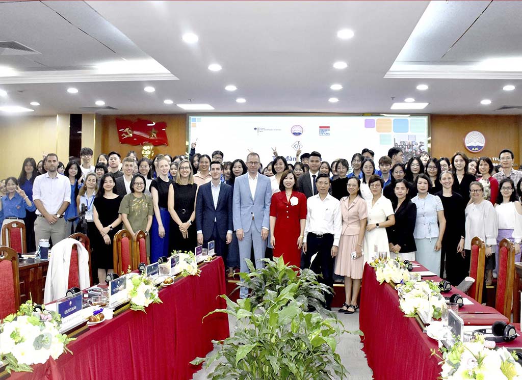 Niềm tự hào của Học viện Báo chí và Tuyên truyền- Ảnh 1. Niềm tự hào của Học viện Báo chí và Tuyên truyền- Ảnh 1.