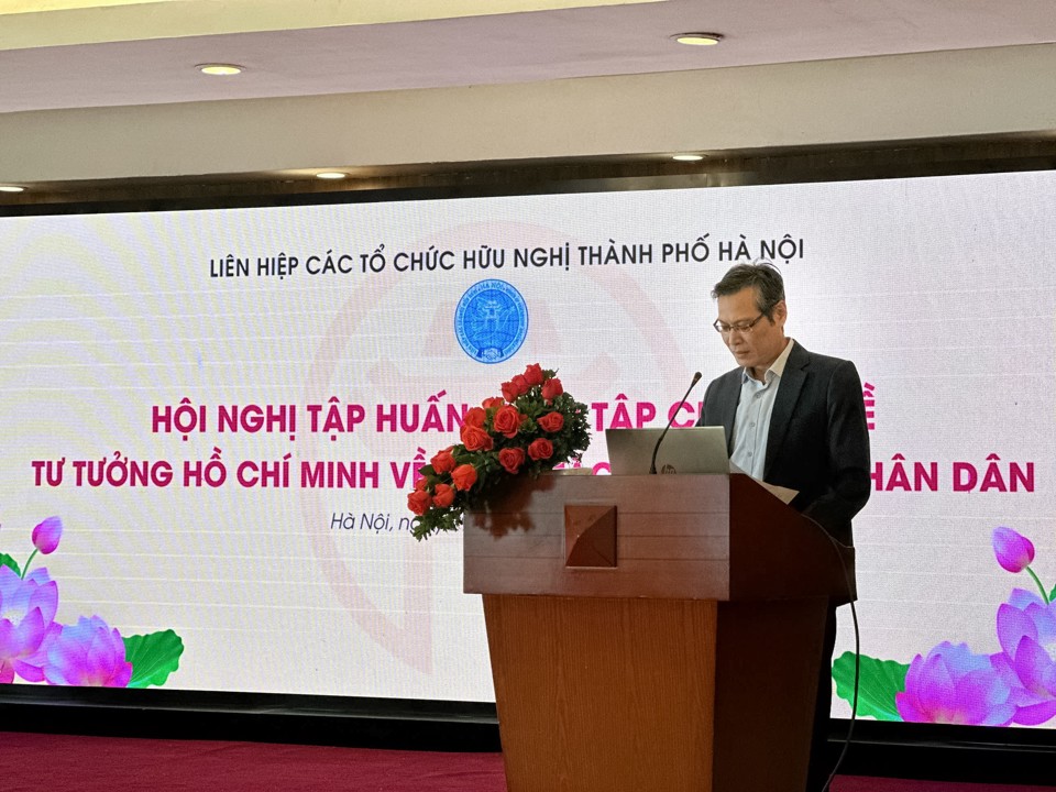 Phó Chủ tịch Liên hiệp các tổ chức hữu nghị thành phố Hà Nội Nguyễn Nam Hải phát biểu tại Hội nghị.