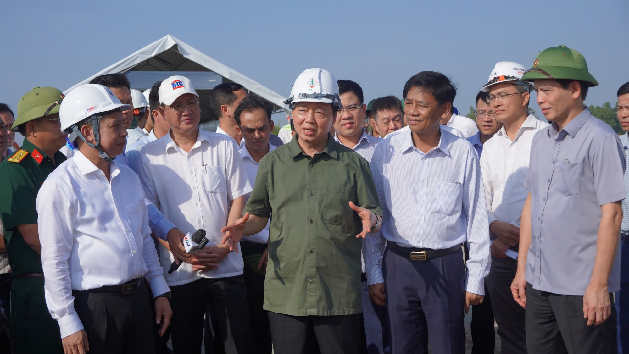 Phó thủ tướng Trần Hồng Hà: Phải ưu tiên nguồn cát cho cao tốc Cần Thơ - Cà Mau- Ảnh 1. Phó thủ tướng Trần Hồng Hà: Phải ưu tiên nguồn cát cho cao tốc Cần Thơ - Cà Mau- Ảnh 1.