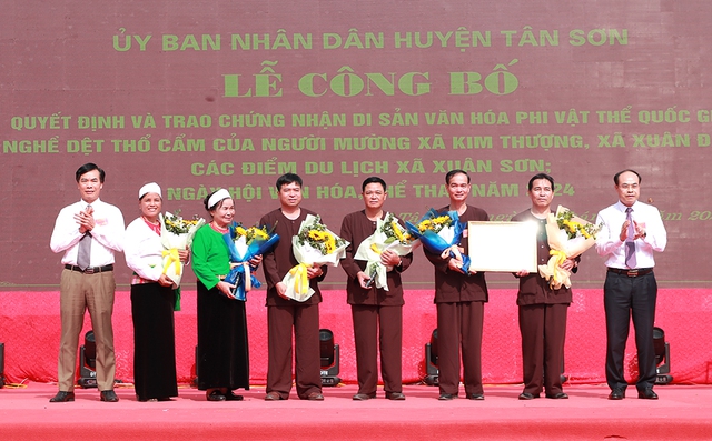 Phú Thọ Công bố Di sản phi vật thể quốc gia Nghề dệt thổ cẩm người Mường huyện Tân Sơn - Ảnh 1. Phú Thọ Công bố Di sản phi vật thể quốc gia Nghề dệt thổ cẩm người Mường huyện Tân Sơn - Ảnh 1.