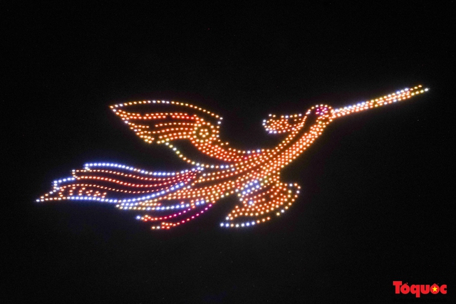 Sẽ có trình diễn ánh sáng bằng drone tại khai mạc Festival Hoa Đà Lạt lần thứ 10 - Ảnh 1. Sẽ có trình diễn ánh sáng bằng drone tại khai mạc Festival Hoa Đà Lạt lần thứ 10 - Ảnh 1.