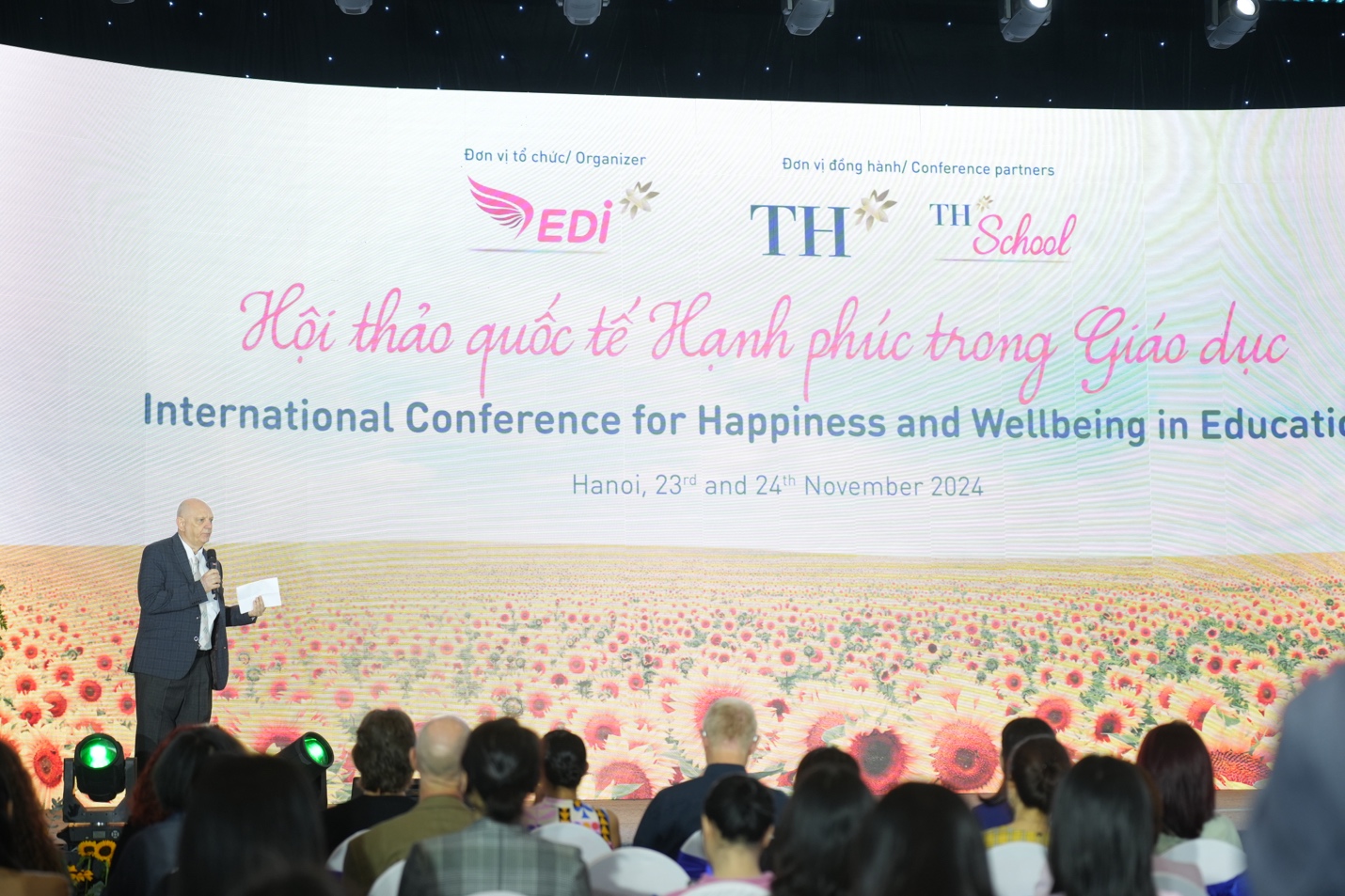 Giám đốc Viện Nghiên cứu Giáo dục và Phát triển Nhân lực (EDI): TH School là một trong những đơn vị đi đầu trong áp dụng triết lý hạnh phúc- Ảnh 1. Giám đốc Viện Nghiên cứu Giáo dục và Phát triển Nhân lực (EDI): TH School là một trong những đơn vị đi đầu trong áp dụng triết lý hạnh phúc- Ảnh 1.
