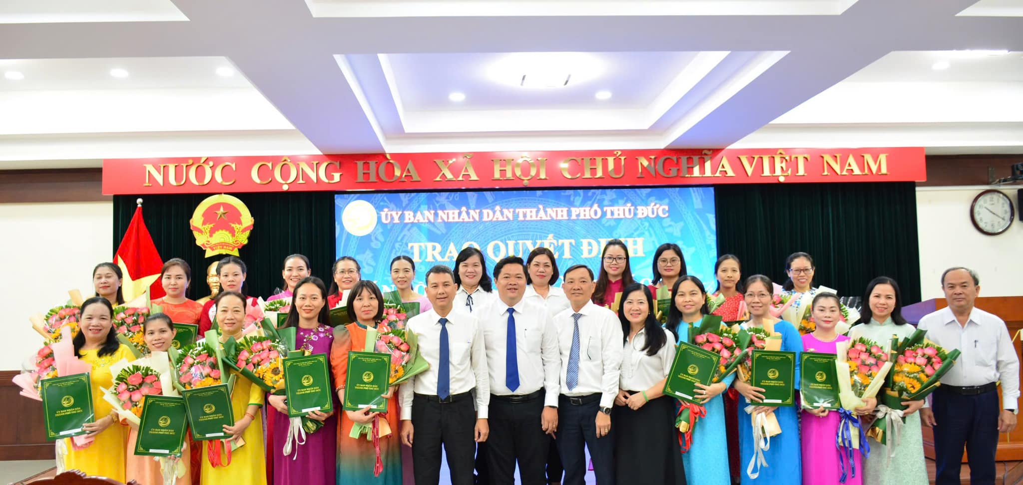 TP Thủ Đức điều động, bổ nhiệm một loạt hiệu trưởng, phó hiệu trưởng- Ảnh 1. TP Thủ Đức điều động, bổ nhiệm một loạt hiệu trưởng, phó hiệu trưởng- Ảnh 1.