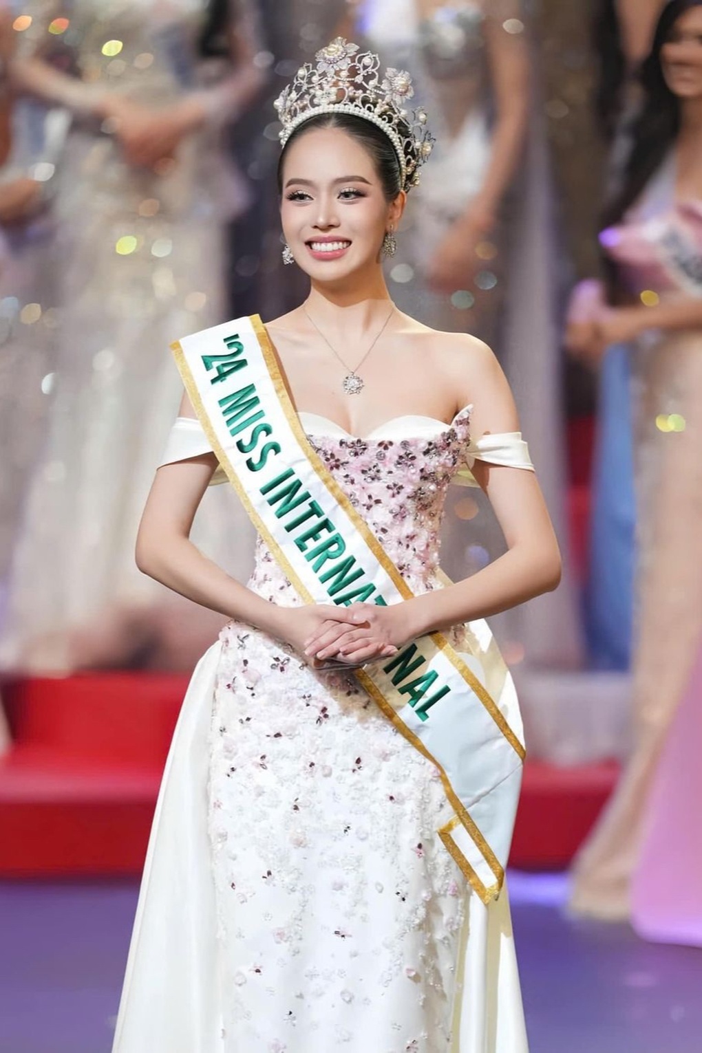 Thanh Thủy và dàn mỹ nhân đăng quang hoa hậu trong năm 2024 - 1 Thanh Thủy và dàn mỹ nhân đăng quang hoa hậu trong năm 2024 - 1