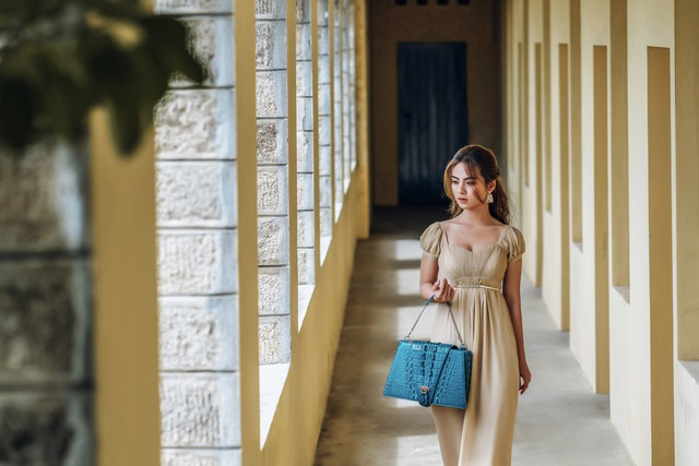Thời trang da đà điểu, cá sấu Khatoco - sang trọng, tinh tế trong từng chi tiết- Ảnh 1. Thời trang da đà điểu, cá sấu Khatoco - sang trọng, tinh tế trong từng chi tiết