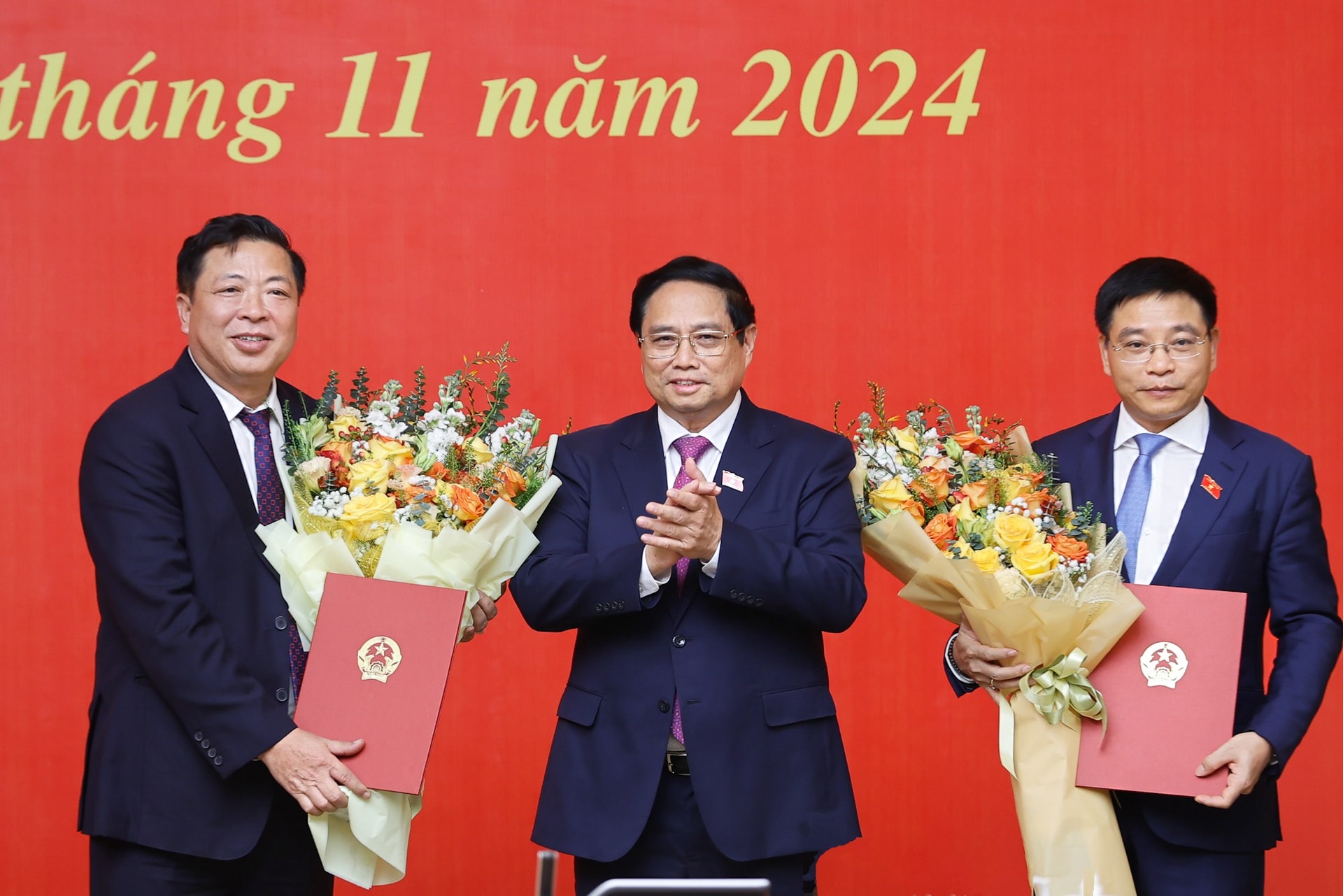 Thủ tướng Phạm Minh Chính trao quyết định bổ nhiệm và giao nhiệm vụ cho 2 tân Bộ trưởng- Ảnh 1. Thủ tướng Phạm Minh Chính trao quyết định bổ nhiệm và giao nhiệm vụ cho 2 tân Bộ trưởng- Ảnh 1.