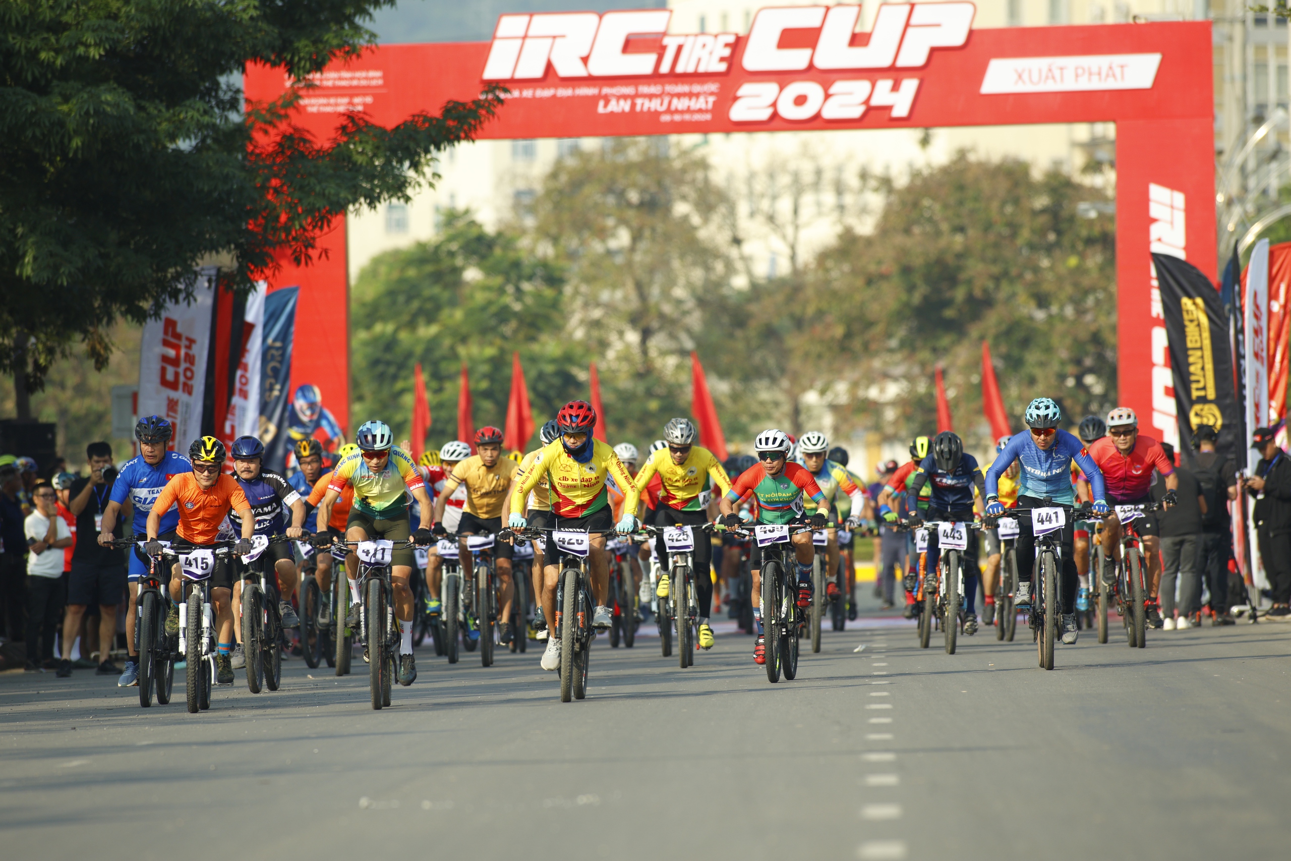 Tìm ra nhà vô địch giải đua xe đạp địa hình IRCtire Cup- Ảnh 1. Tìm ra nhà vô địch giải đua xe đạp địa hình IRCtire Cup- Ảnh 1.