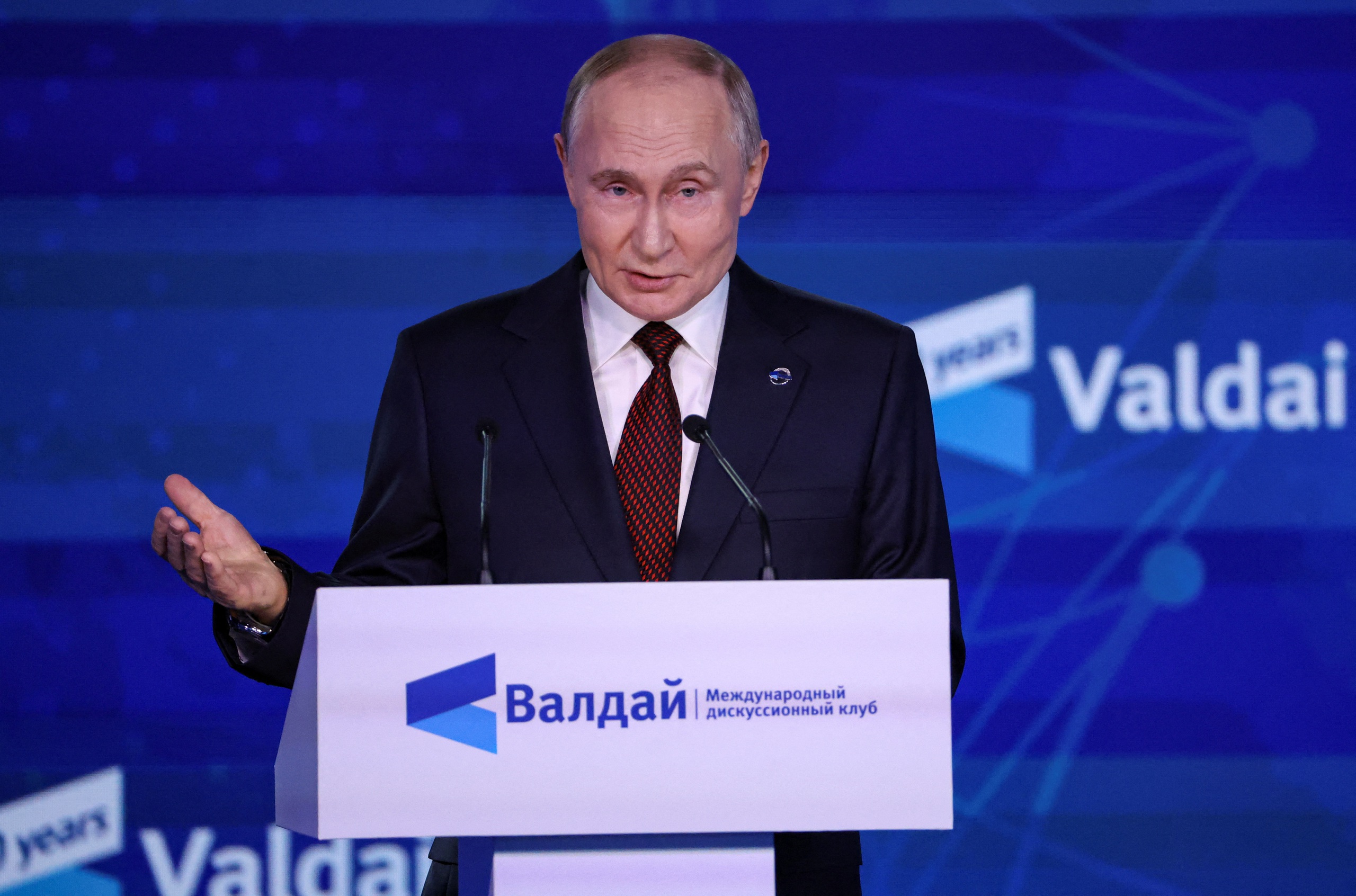 Tổng thống Putin chúc mừng, khen ông Trump dũng cảm- Ảnh 1. Tổng thống Putin chúc mừng, khen ông Trump dũng cảm- Ảnh 1.
