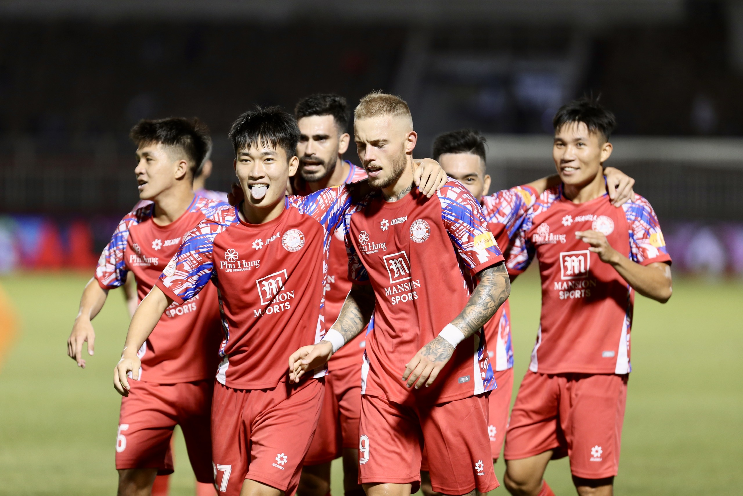 Bảng xếp hạng V-League mới nhất: Tốp 5 biến động mạnh, HAGL mất vị trí- Ảnh 1. Bảng xếp hạng V-League mới nhất: Tốp 5 biến động mạnh, HAGL mất vị trí- Ảnh 1.