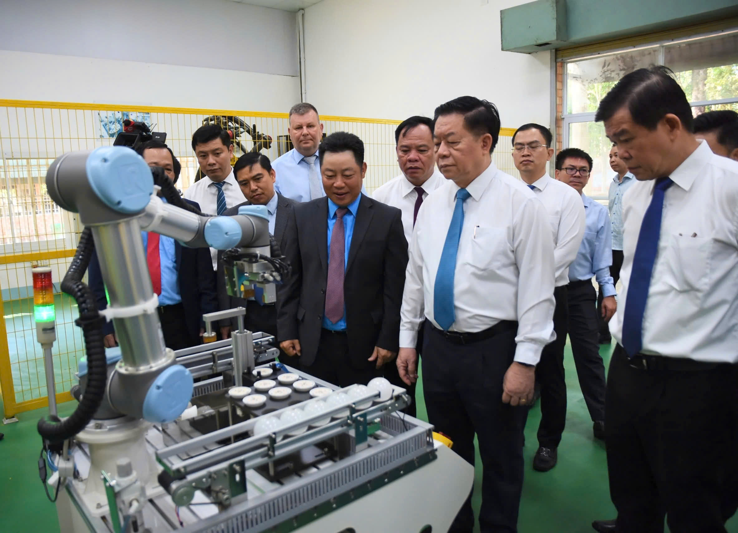 Trưởng Ban Tuyên giáo Trung ương: Trường Lilama 2 tập trung đào tạo nhân lực cho sân bay Long Thành- Ảnh 2. Trưởng Ban Tuyên giáo Trung ương: Trường Lilama 2 tập trung đào tạo nhân lực cho sân bay Long Thành- Ảnh 2.