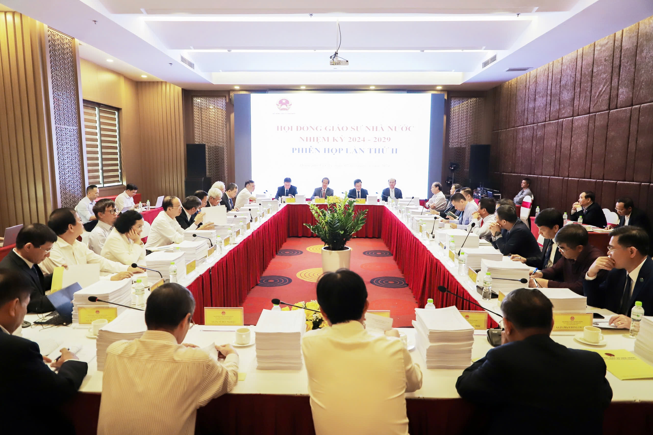 Ứng viên phó giáo sư bị tố vi phạm liêm chính khoa học xin rút hồ sơ- Ảnh 1. Ứng viên phó giáo sư bị tố vi phạm liêm chính khoa học xin rút hồ sơ- Ảnh 1.