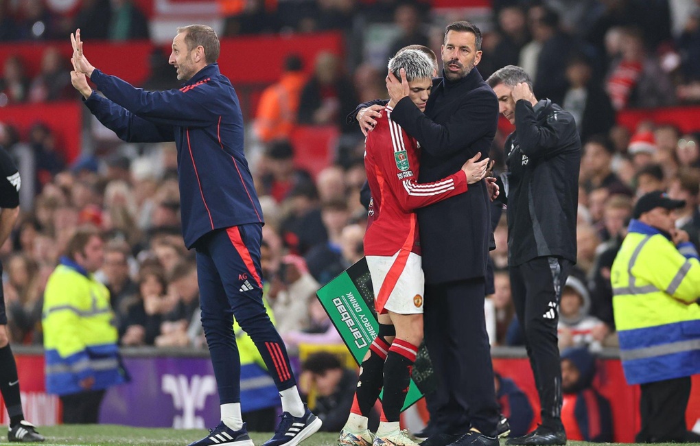 Van Nistelrooy cho thấy Man Utd đúng đắn khi sa thải Ten Hag - 2 Van Nistelrooy cho thấy Man Utd đúng đắn khi sa thải Ten Hag - 2