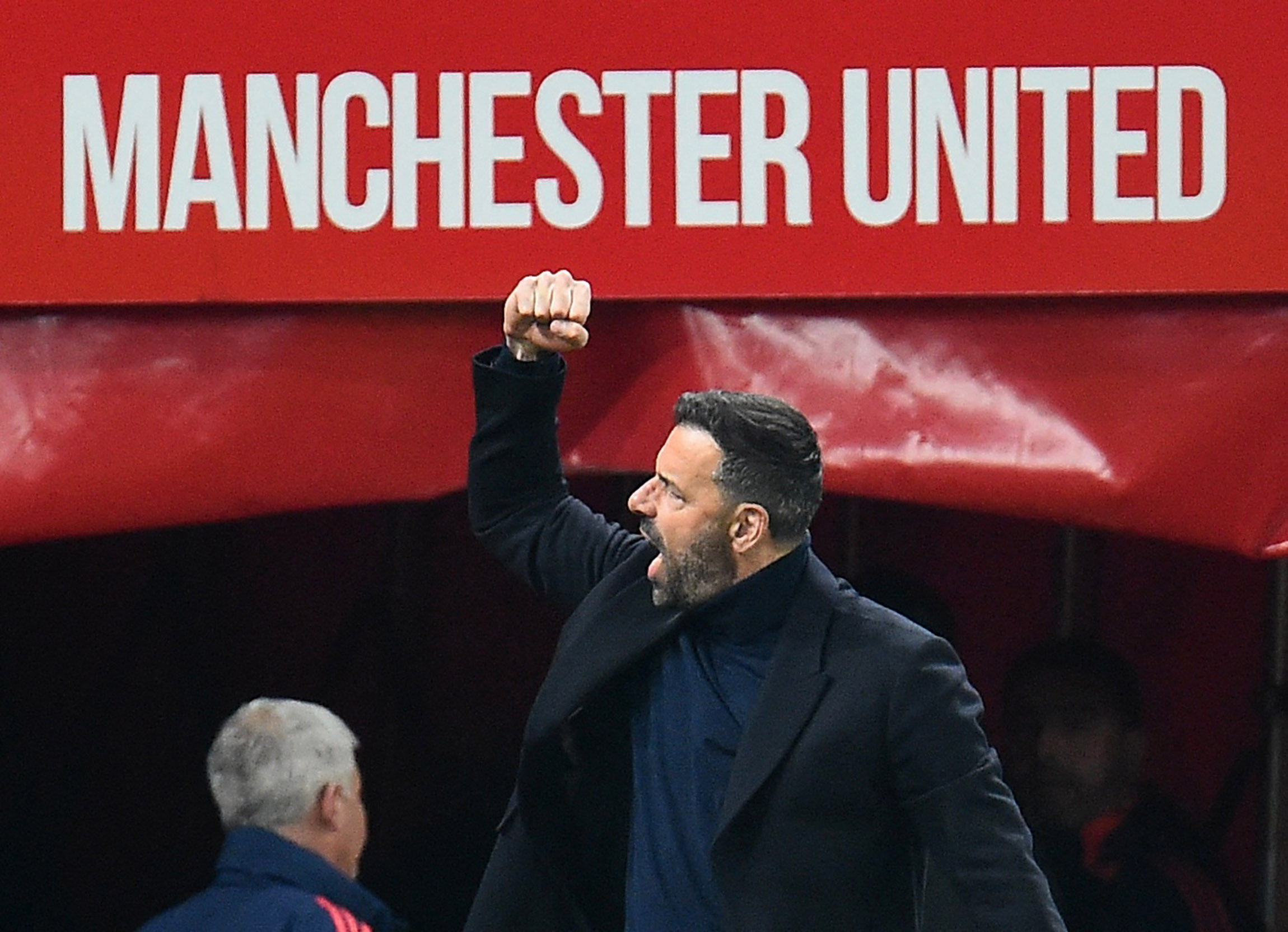 Lịch thi đấu mới nhất: Van Nistelrooy lèo lái M.U chắp vá 'vượt cạn' trước Chelsea- Ảnh 1. Lịch thi đấu mới nhất: Van Nistelrooy lèo lái M.U chắp vá 'vượt cạn' trước Chelsea- Ảnh 1.