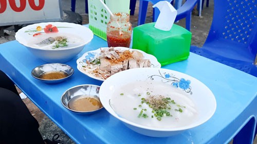 Về xứ dừa nhớ ăn bánh canh bột xắt thịt vịt - Ảnh 2. Về xứ dừa nhớ ăn bánh canh bột xắt thịt vịt - Ảnh 2.