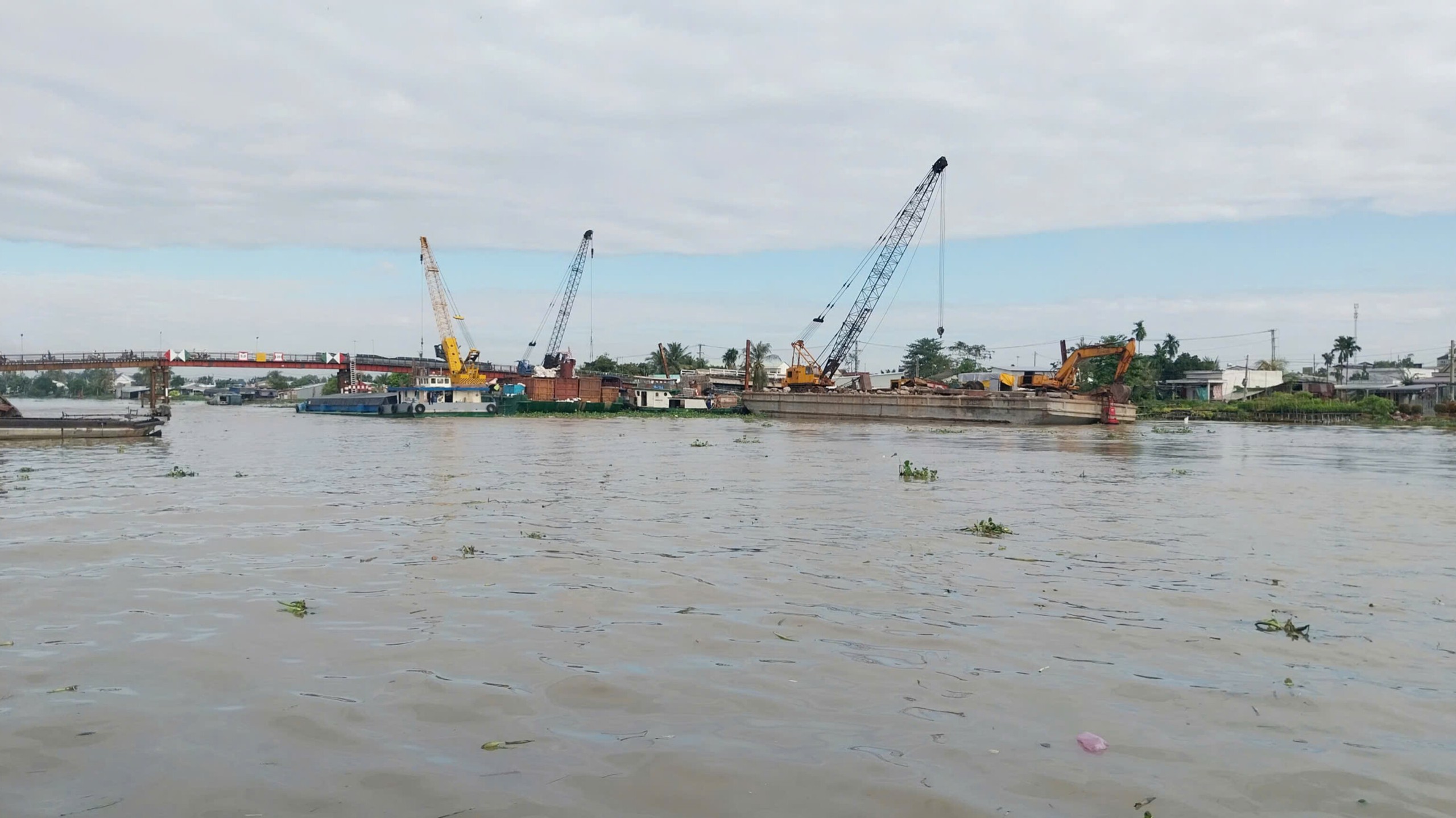 Vì sao nhà thầu khó thi công dự án nâng tĩnh không cầu Sa Đéc ở Đồng Tháp?- Ảnh 1. Vì sao nhà thầu khó thi công dự án nâng tĩnh không cầu Sa Đéc ở Đồng Tháp?- Ảnh 1.