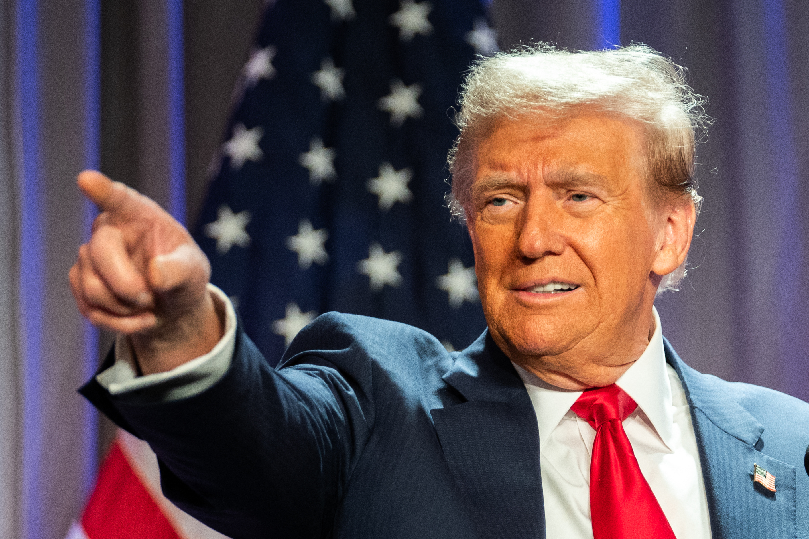 Vụ án tiền bịt miệng của ông Trump bị hoãn vô thời hạn- Ảnh 1. Vụ án tiền bịt miệng của ông Trump bị hoãn vô thời hạn- Ảnh 1.