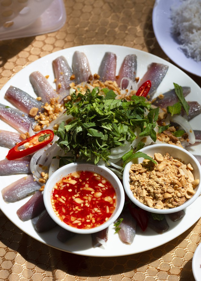 Khung cảnh làng chài nhộn nhịp mùa đặc sản của Phú Quốc- Ảnh 6. Khung cảnh làng chài nhộn nhịp mùa đặc sản của Phú Quốc- Ảnh 6.