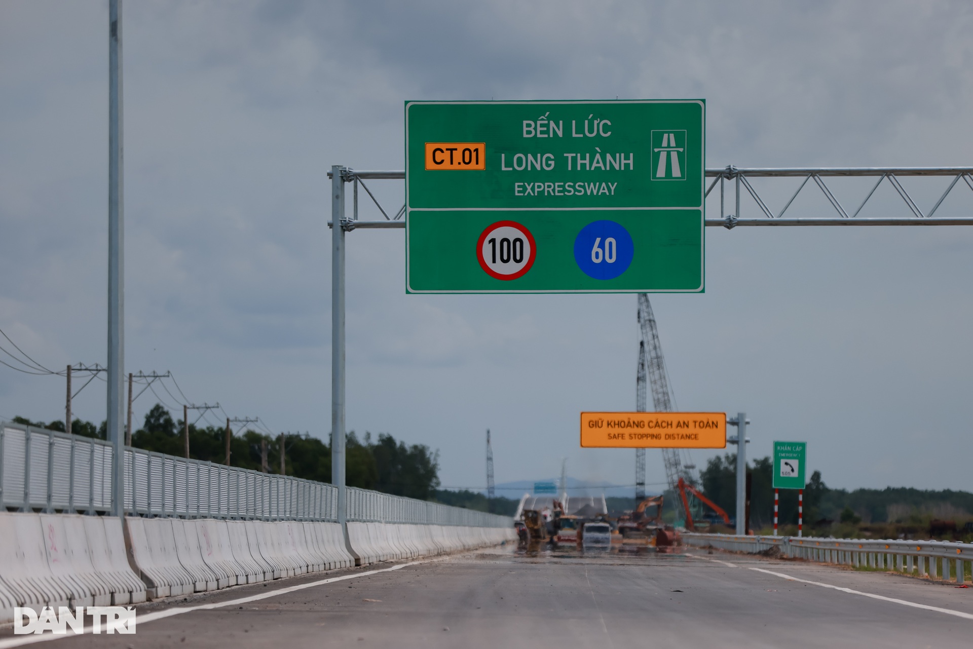 Ngắm cao tốc Bến Lức - Long Thành nhánh Đông dài 7km sắp thông xe - 5 Ngắm cao tốc Bến Lức - Long Thành nhánh Đông dài 7km sắp thông xe - 5