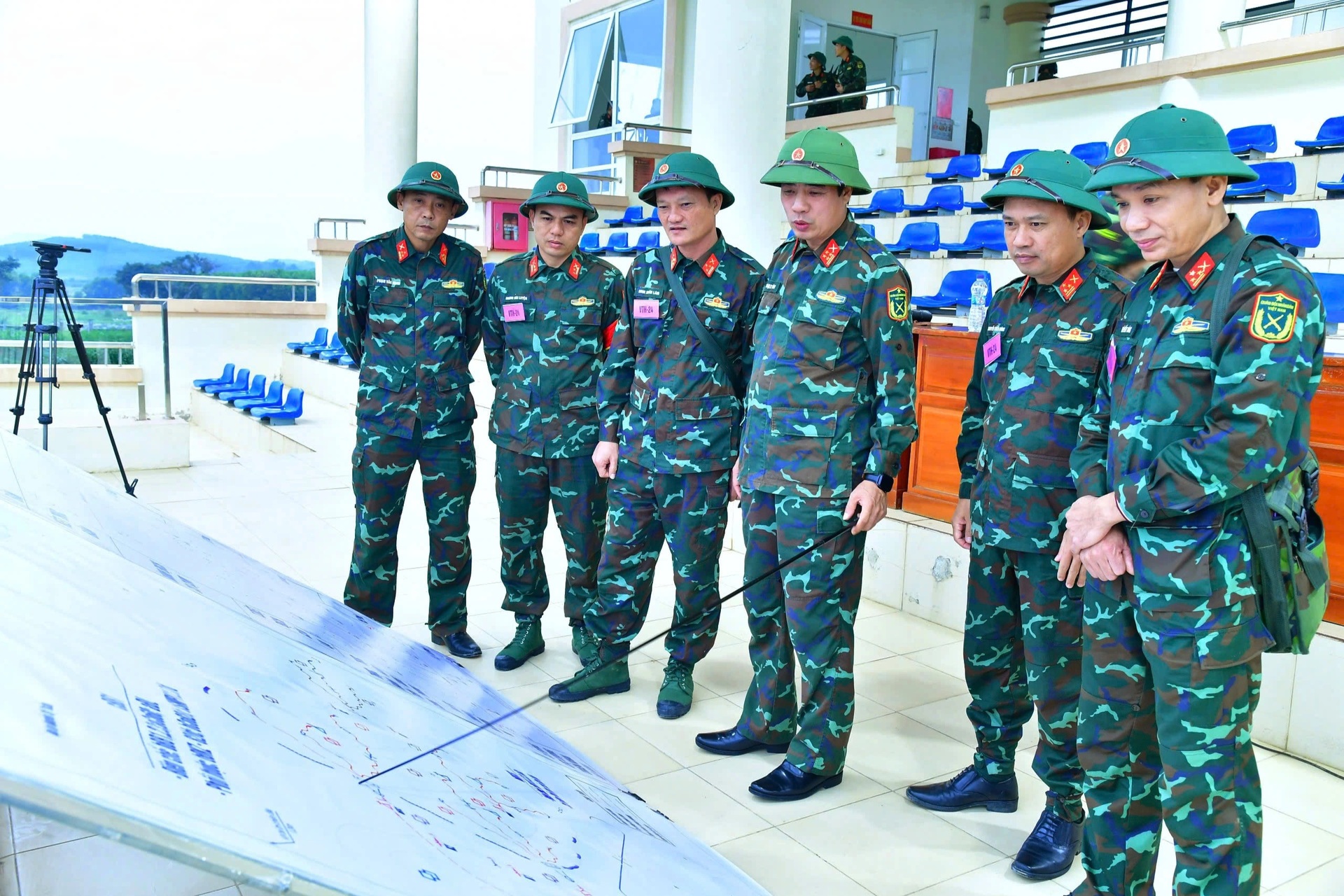 Bộ đội vượt sông trong giá lạnh, tiêu diệt mục tiêu bằng hỏa lực mạnh - 2 Bộ đội vượt sông trong giá lạnh, tiêu diệt mục tiêu bằng hỏa lực mạnh - 2