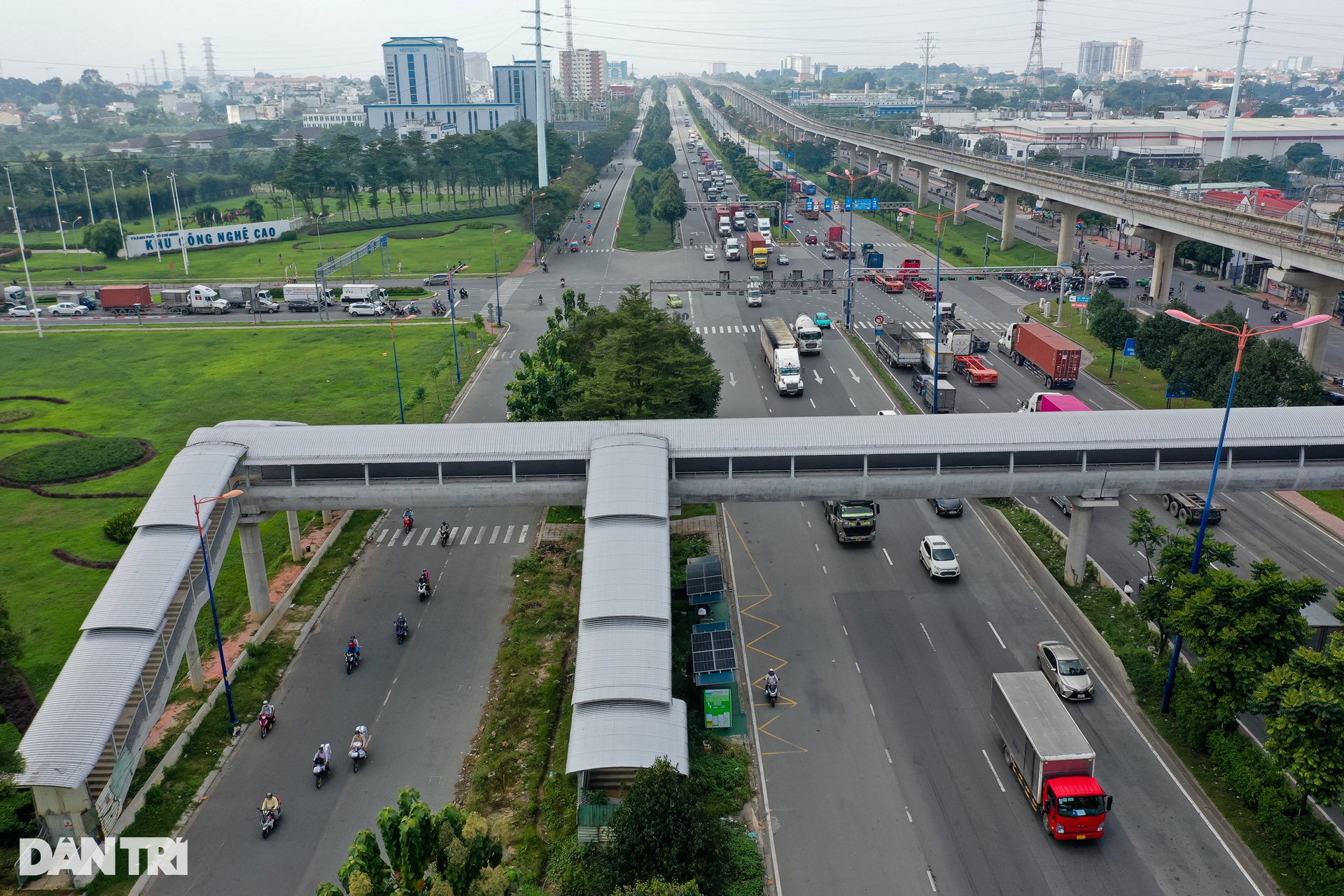 Diện mạo 9 cầu đi bộ kết nối nhà ga Metro số 1 vừa hoàn thành - 9 Diện mạo 9 cầu đi bộ kết nối nhà ga Metro số 1 vừa hoàn thành - 9