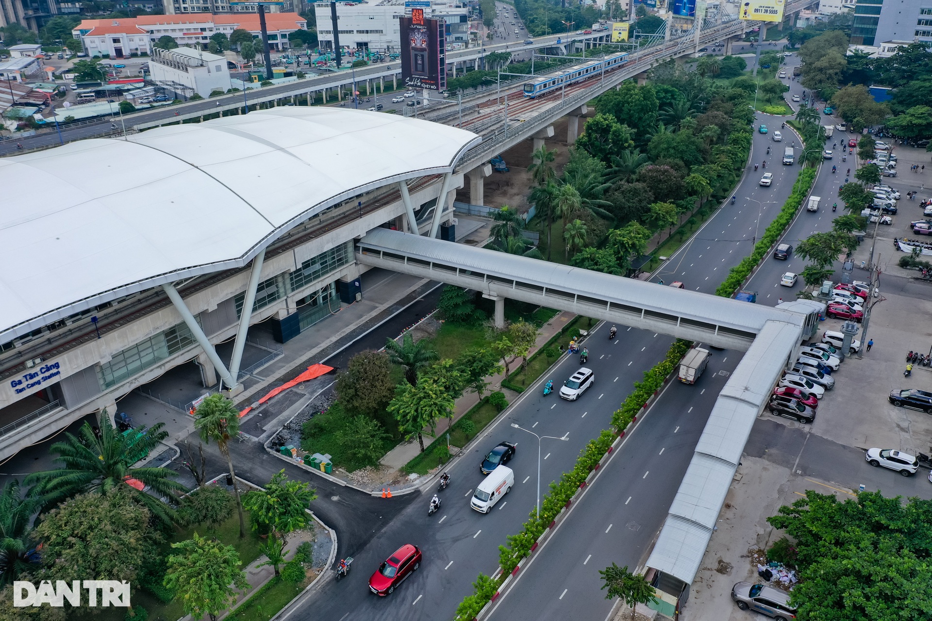 Diện mạo 9 cầu đi bộ kết nối nhà ga Metro số 1 vừa hoàn thành - 12 Diện mạo 9 cầu đi bộ kết nối nhà ga Metro số 1 vừa hoàn thành - 12