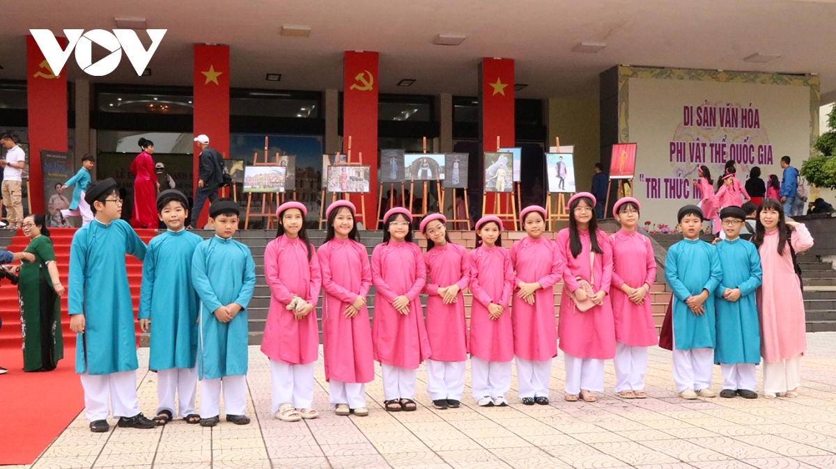 Áo dài huế được công nhận di sản phi vật thể quốc gia hình ảnh 2 Ao dai hue duoc cong nhan di san phi vat the quoc gia hinh anh 2