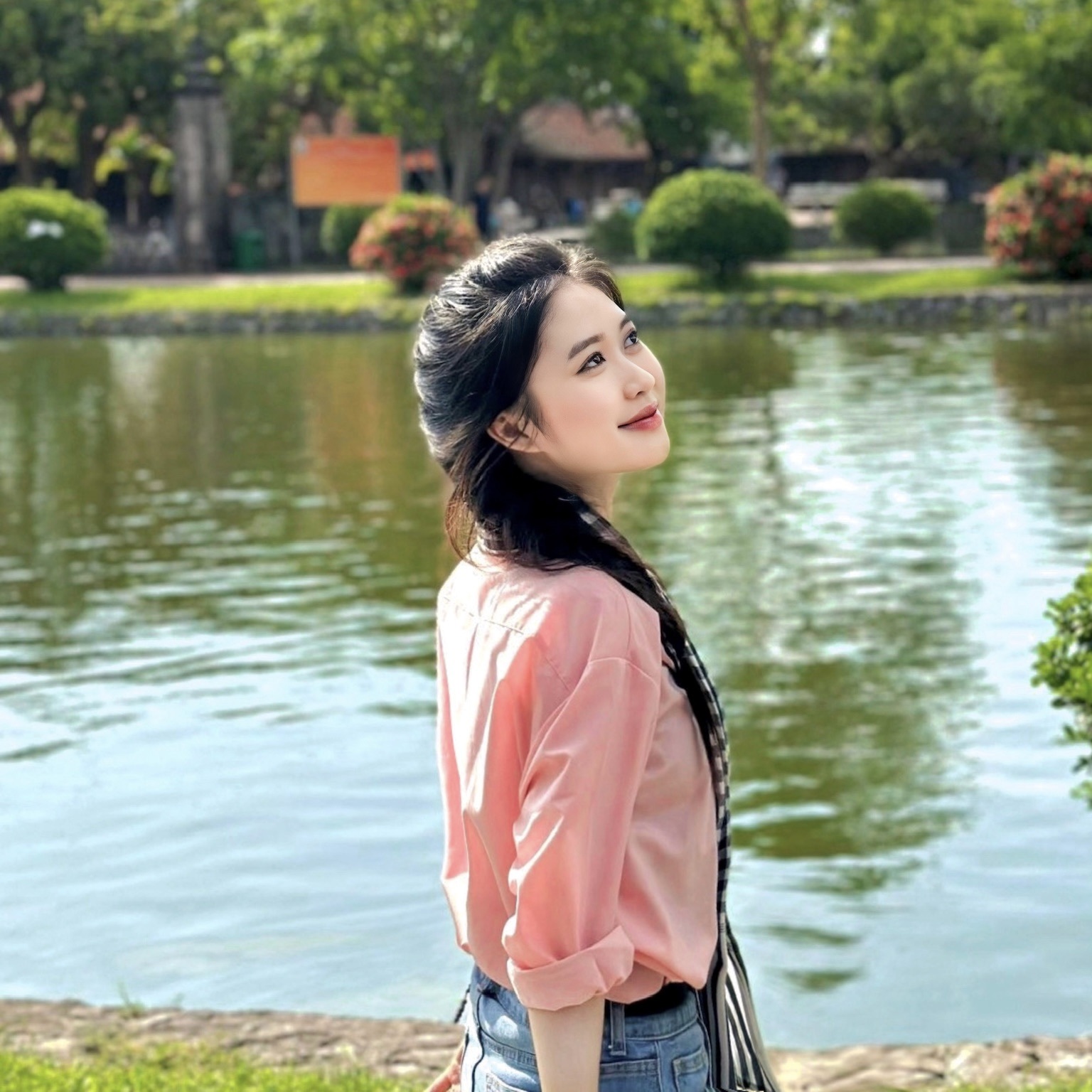 Nữ sinh 3 lần giành giải nhất, được tặng hoa Tổng Bí thư Tô Lâm - 1 Nữ sinh 3 lần giành giải nhất, được tặng hoa Tổng Bí thư Tô Lâm - 1