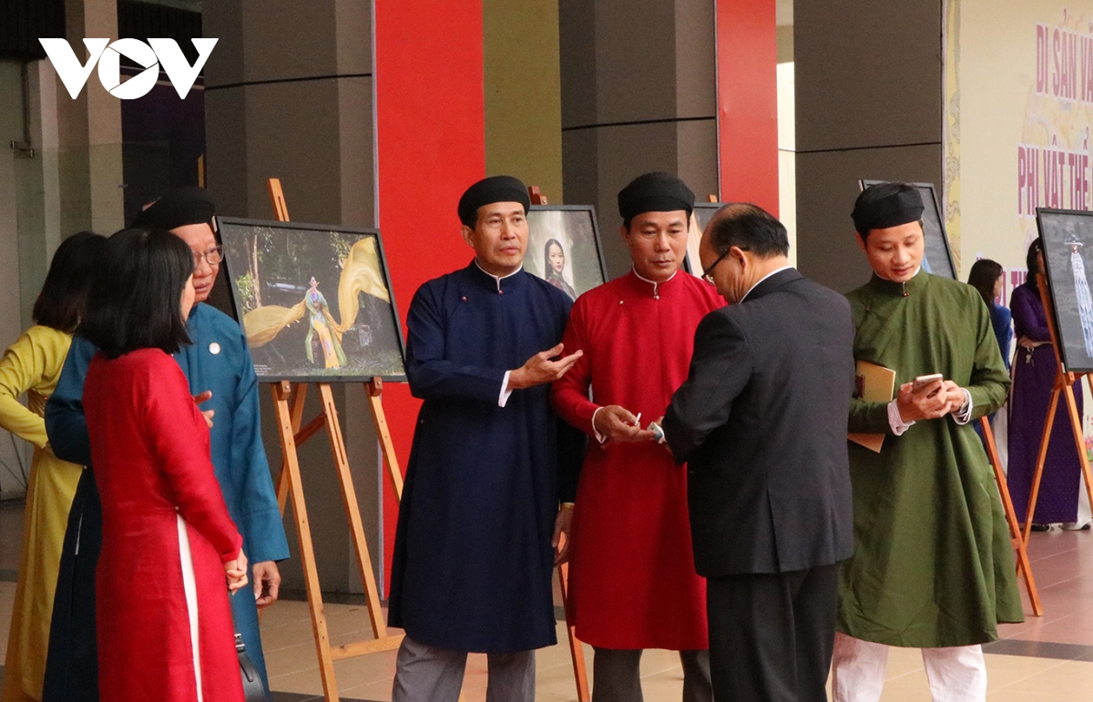 Áo dài huế được công nhận di sản phi vật thể quốc gia hình ảnh 3 Ao dai hue duoc cong nhan di san phi vat the quoc gia hinh anh 3