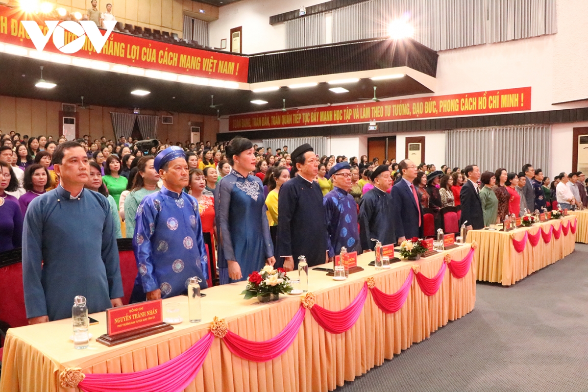 Áo dài huế được công nhận di sản phi vật thể quốc gia hình ảnh 4 Ao dai hue duoc cong nhan di san phi vat the quoc gia hinh anh 4