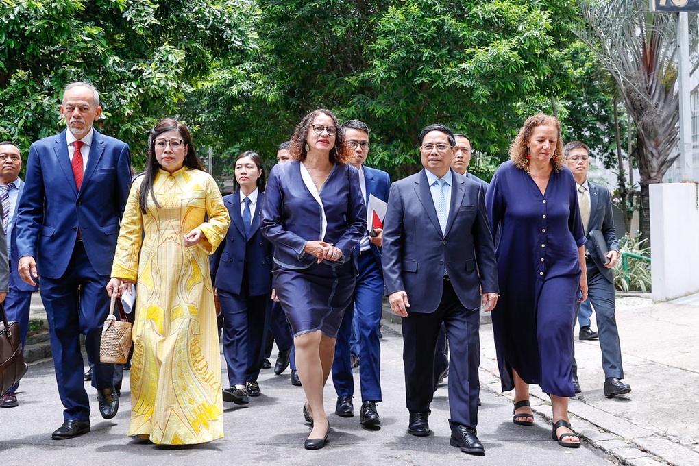 Bài hát Như có Bác Hồ trong ngày vui đại thắng vang lên giữa Rio de Janeiro - 1 Bài hát Như có Bác Hồ trong ngày vui đại thắng vang lên giữa Rio de Janeiro - 1