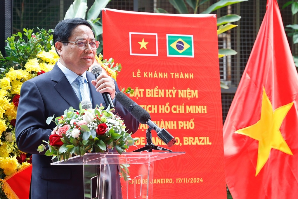 Bài hát Như có Bác Hồ trong ngày vui đại thắng vang lên giữa Rio de Janeiro - 3 Bài hát Như có Bác Hồ trong ngày vui đại thắng vang lên giữa Rio de Janeiro - 3