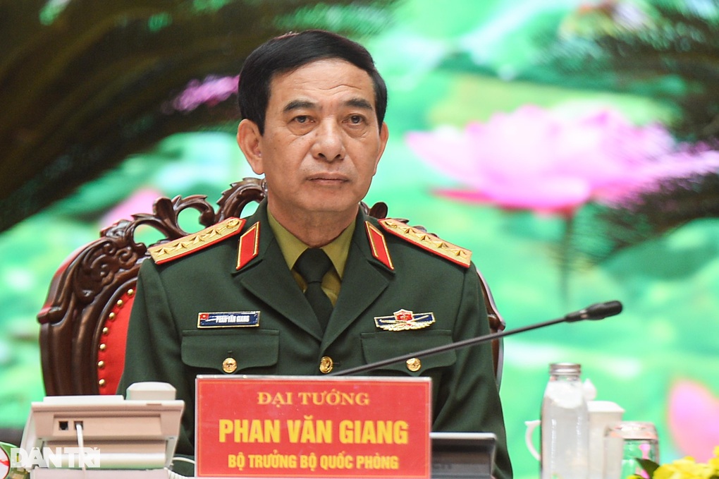 Chủ tịch nước: Tiếp tục mục tiêu xây dựng quân đội tinh, gọn, mạnh - 3 Chủ tịch nước: Tiếp tục mục tiêu xây dựng quân đội tinh, gọn, mạnh - 3