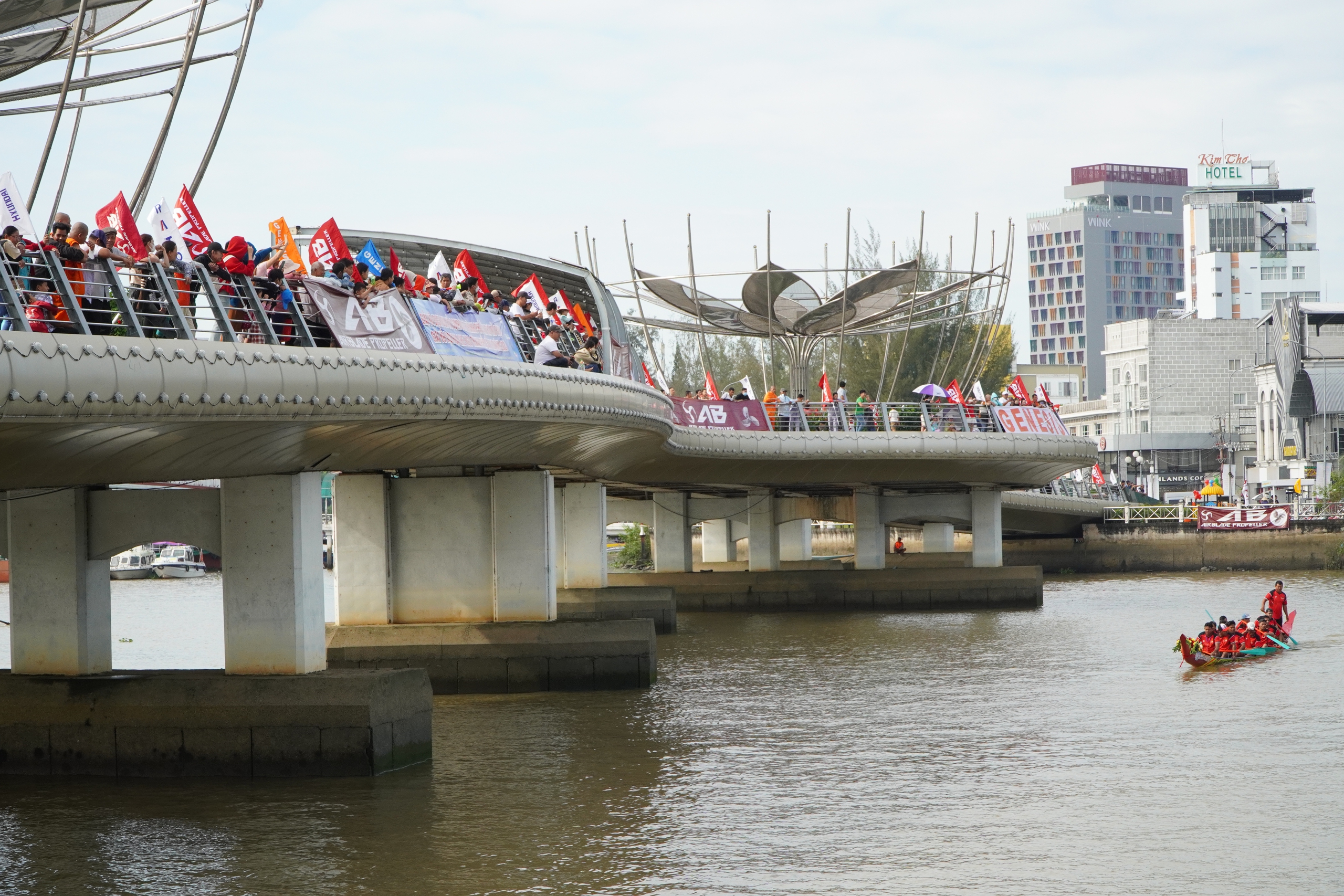 Đua ghe ngo trên con rạch có phong cảnh đẹp bậc nhất Cần Thơ- Ảnh 6.