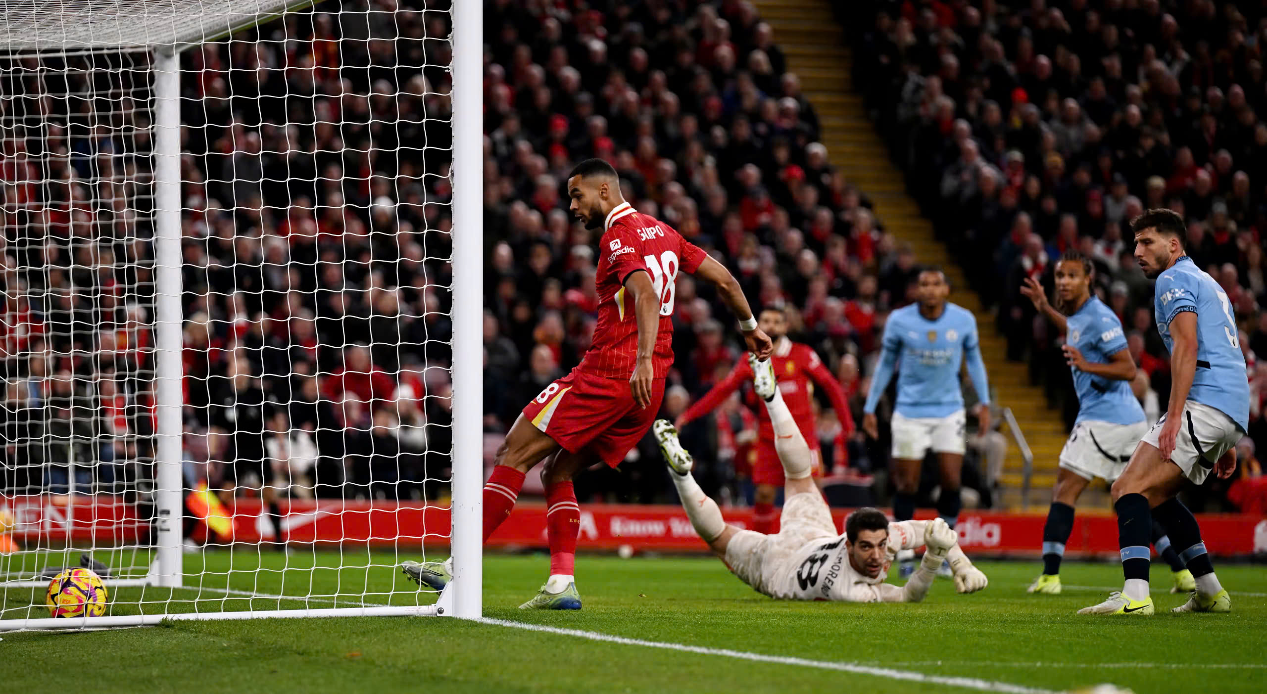 Man City đánh mất chính mình, thua Liverpool ở trận đại chiến: HLV Guardiola càng thêm đau!- Ảnh 7. Man City đánh mất chính mình, thua Liverpool ở trận đại chiến: HLV Guardiola càng thêm đau!- Ảnh 7.