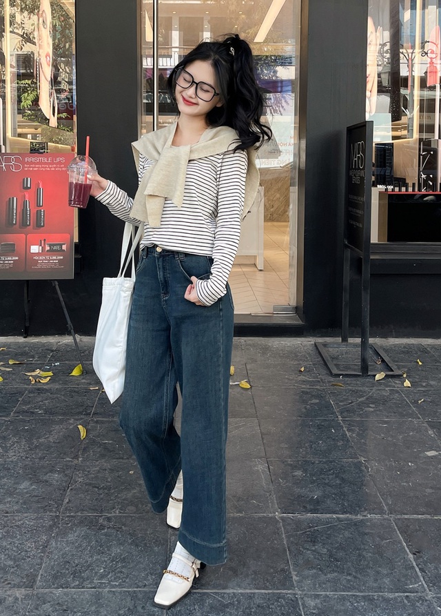 Tạo phong cách riêng biệt với quần jeans từ đường phố đến công sở- Ảnh 6. Tạo phong cách riêng biệt với quần jeans từ đường phố đến công sở- Ảnh 6.