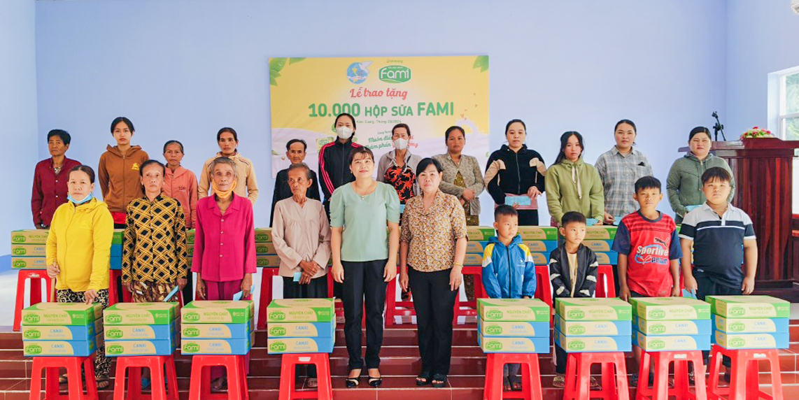 FAMI viết tiếp hành trình san sẻ yêu thương cùng chuyến xe nhân ái- Ảnh 2. FAMI viết tiếp hành trình san sẻ yêu thương cùng chuyến xe nhân ái- Ảnh 2.