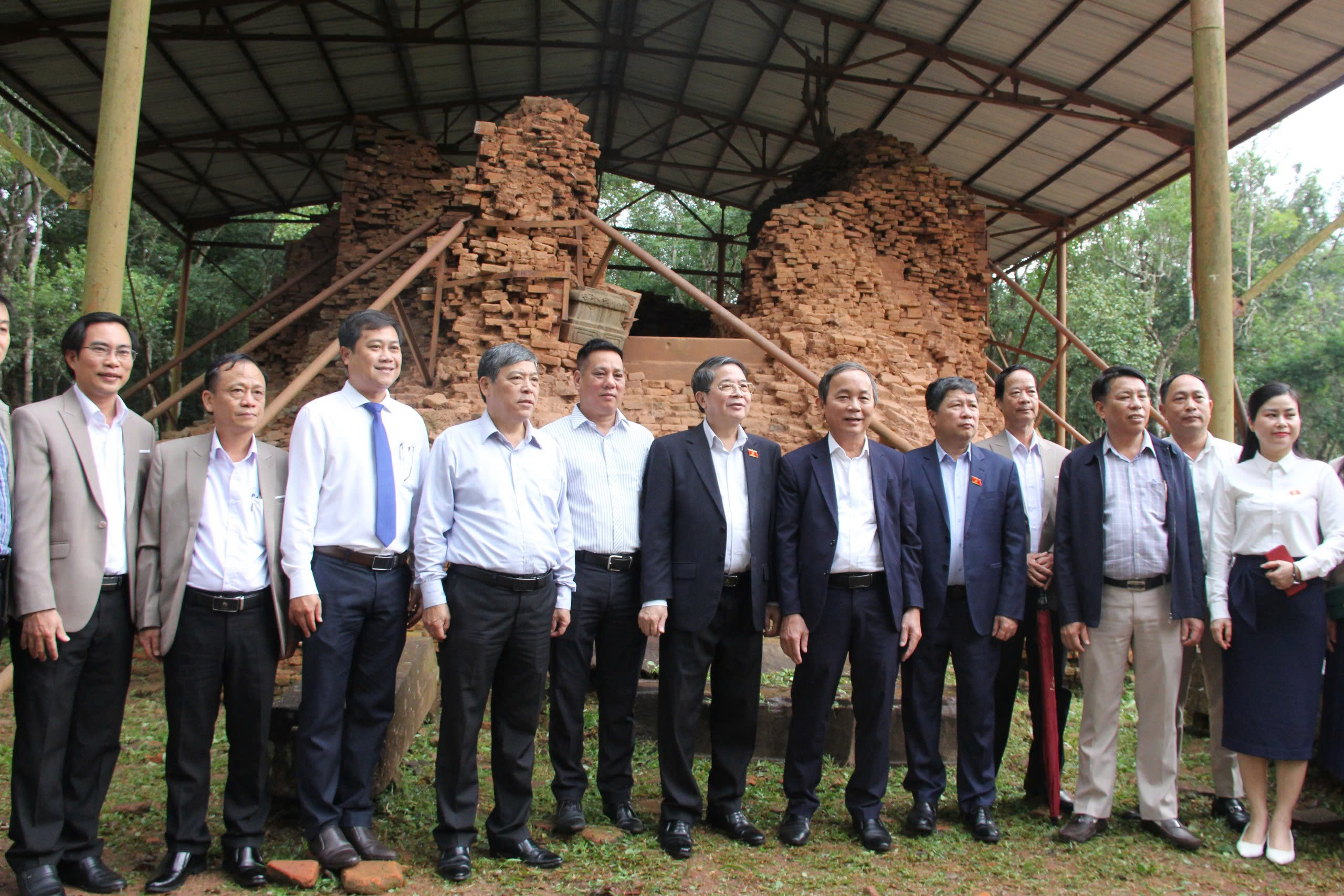 Phó Chủ tịch Quốc hội Nguyễn Đức Hải khảo sát Khu di tích Mỹ Sơn- Ảnh 3. Phó Chủ tịch Quốc hội Nguyễn Đức Hải khảo sát Khu di tích Mỹ Sơn- Ảnh 3.