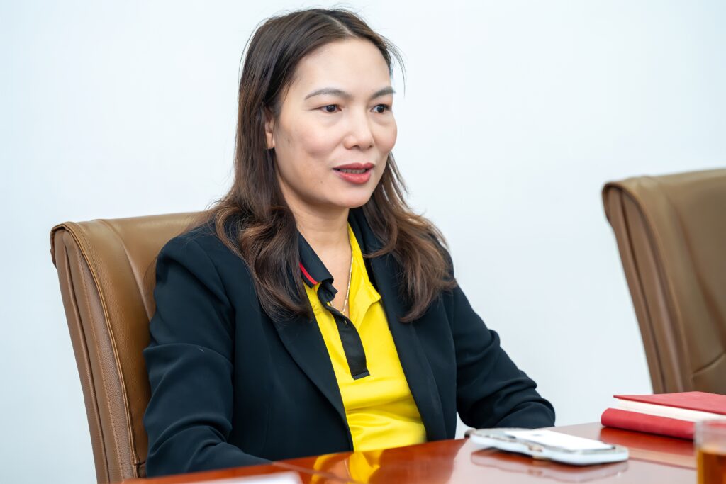 bo-cong-an-phoi-hop-nganh-ngan-hang-ung-dung-du-lieu-dan-cu-xac-thuc-dien-tu-300x200-1 - Vietnam.vn