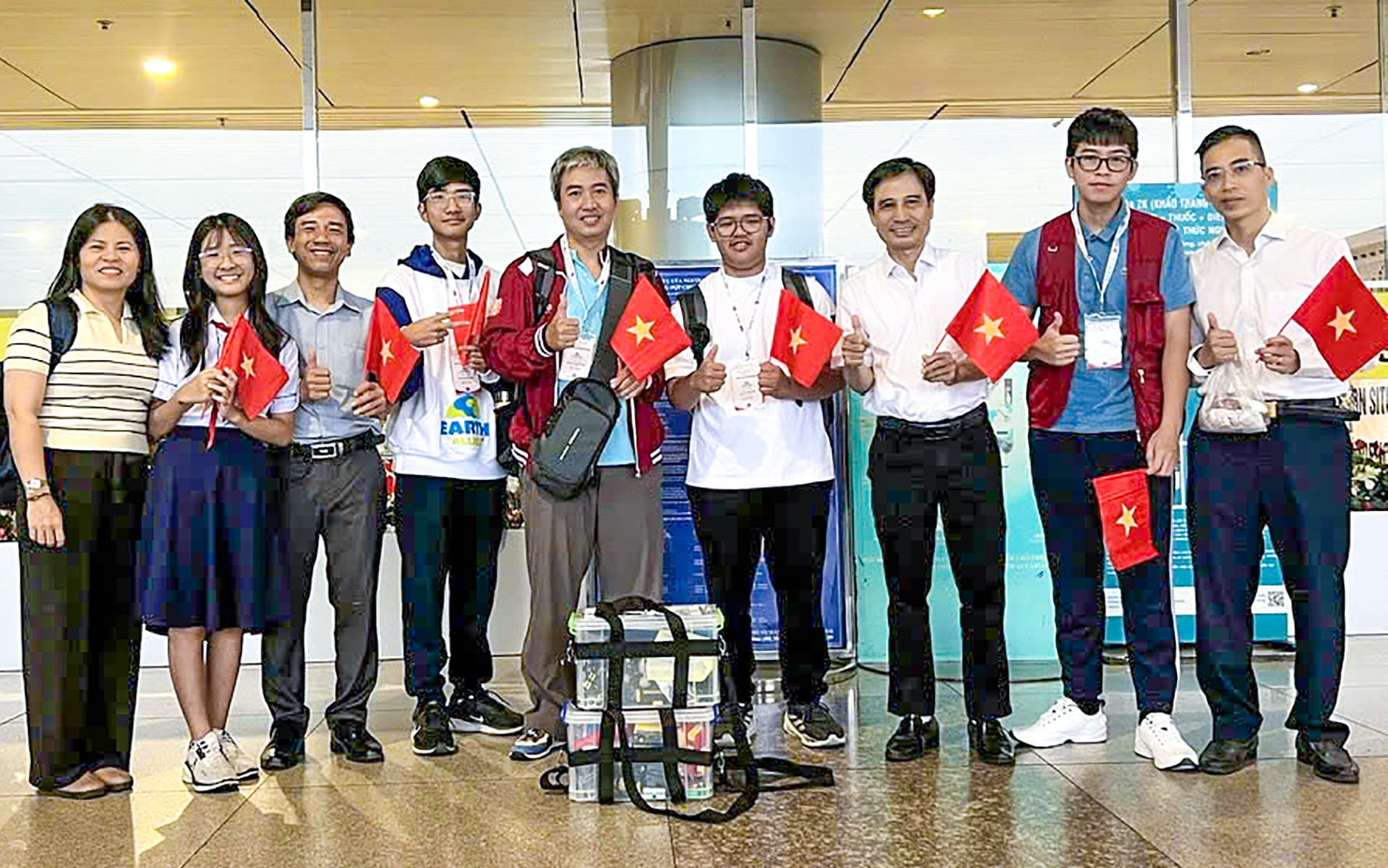 Học sinh TP.HCM giành giải 3 tại đấu trường robotics thế giới - Ảnh 2. Học sinh TP.HCM giành giải 3 tại đấu trường Stem Robotics thế giới - Ảnh 2.