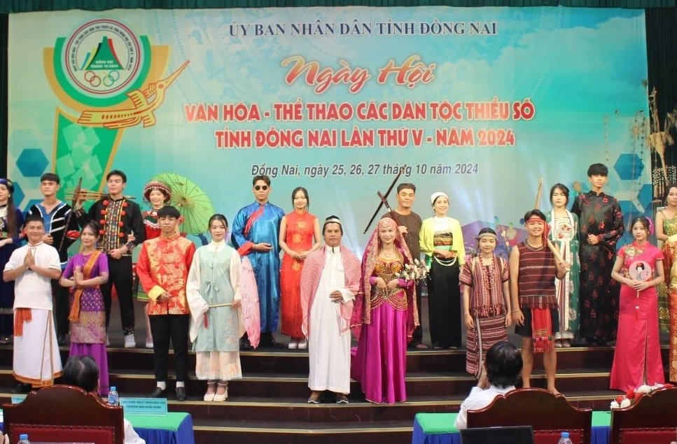 Những năm gần đây, với sự quan tâm của chính quyền các cấp, các tổ chức đoàn thể, vai trò của phụ nữ DTTS trên địa bàn tỉnh Đồng Nai đã từng bước được khẳng định. Những năm gần đây, với sự quan tâm của chính quyền các cấp, các tổ chức đoàn thể, vai trò của phụ nữ DTTS trên địa bàn tỉnh Đồng Nai đã từng bước được khẳng định.