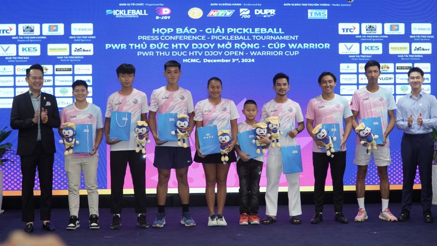 'Thần đồng' Quang Dương tiếp sức giải pickleball PWR Thủ Đức HTV DJoy mở rộng - Ảnh 3. 'Thần đồng' Quang Dương tiếp sức giải pickleball PWR Thủ Đức HTV DJoy mở rộng - Ảnh 3.