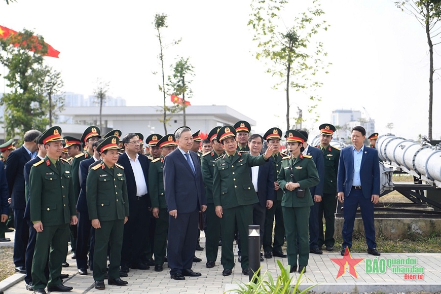 Tổng Bí thư Tô Lâm: Bảo tàng Lịch sử Quân sự Việt Nam là địa chỉ đỏ để học tập- Ảnh 3. Tổng Bí thư Tô Lâm: Bảo tàng Lịch sử Quân sự Việt Nam là địa chỉ đỏ để học tập- Ảnh 3.