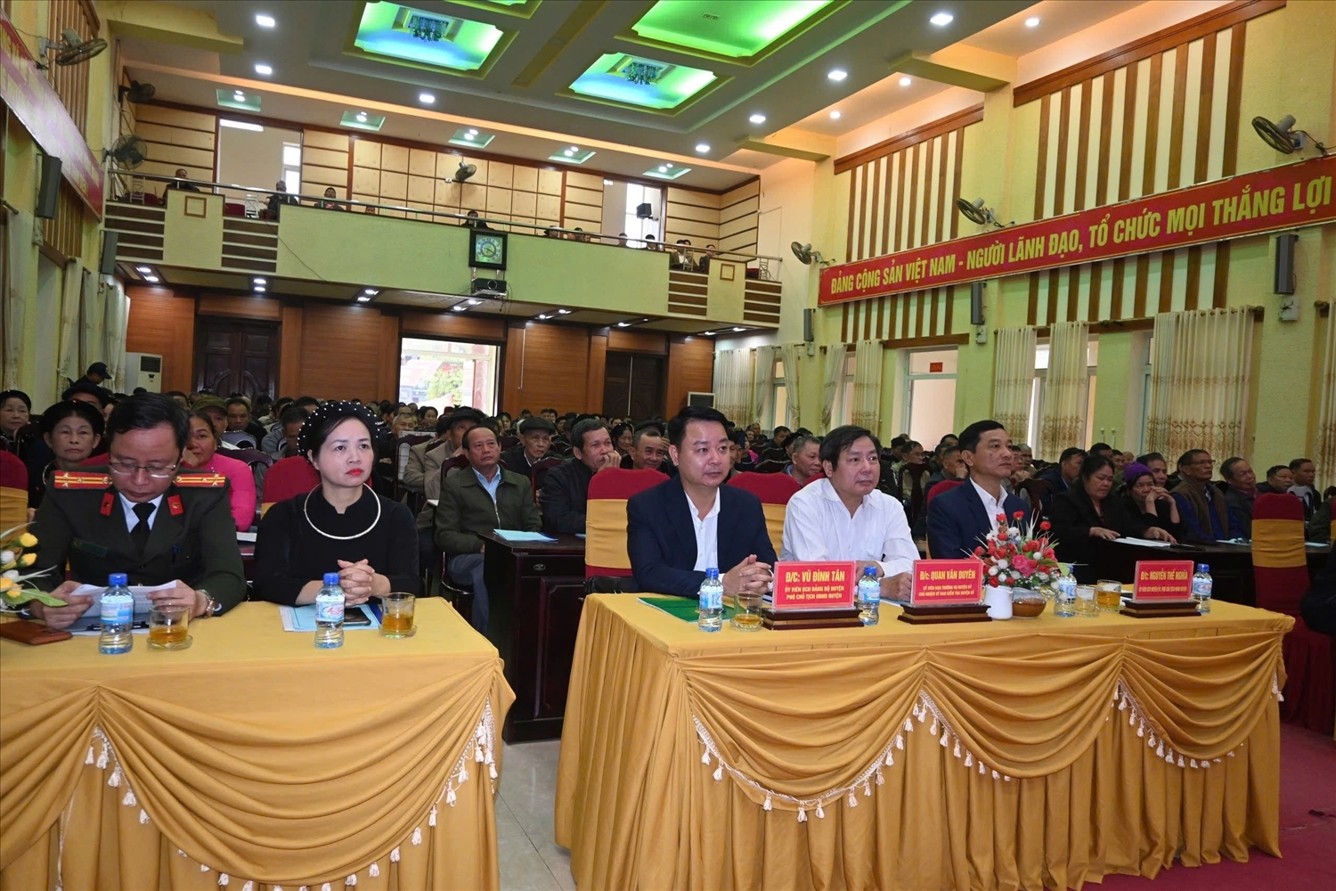 Các đại biểu dự Hội nghị gặp mặt Người có uy tín trong vùng đồng bào DTTS trên địa bàn huyện Chiêm Hóa năm 2024 Các đại biểu dự Hội nghị gặp mặt Người có uy tín trong vùng đồng bào DTTS trên địa bàn huyện Chiêm Hóa năm 2024